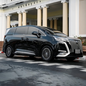รถยนต์ BYD Denza D9 รุ่น RHD ขนาดใหญ่ 7 ที่นั่ง ประเภท MPV ระบบไฟฟ้า พร้อมระบบกันสะเทือนอัจฉริยะ Dual-Valve DiSus-C ระบบ God's Eye 5.0 รถยนต์ MPV ระดับหรูหราครบครัน - Product Image 3