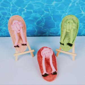 Venta al por mayor de esponjas naturales personalizadas, juguetes para mascotas, juguetes masticables para gatos, pantuflas con nudo con hierba gatera y campana en el interior de los gatos, alivia el aburrimiento - Product Image 4