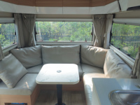 Mini caravane pliable sur mesure, légère, pour les aventures hors route, avec une capacité de 4 personnes et un espace de rangement