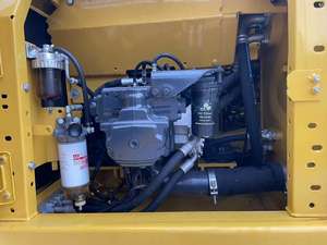 รถขุดไฮดรอลิกแบบตีนตะขาบ KOMATSU PC200-7/PC200-8 ปี 2020-2023 มือสองจากญี่ปุ่น พร้อมเครื่องยนต์ เกียร์ ปั๊ม และมอเตอร์ - Product Image 3