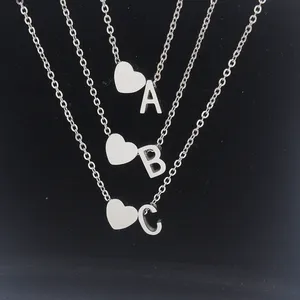 Nouveauté 2026 – Collier pendentif ras-du-cou en acier inoxydable plaqué or 18 carats avec 26 lettres initiales en forme de cœur, idéal pour mariage et fête, pour femme - Product Image 3