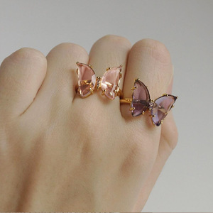 Cincin Kupu-kupu Kristal Kaca untuk Wanita Perhiasan Tangan Manis Wanita Wanita Cincin Aksesori Emas Hadiah Cincin Pertunangan Femme Pria - Product Image 3
