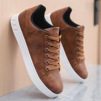 Petites chaussures blanches pour hommes, printemps, nouvelles baskets à semelle souple, mode décontractée, haute qualité, chaussures de sport à semelle épaisse pour hommes