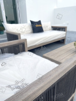 Ensemble de mobilier d'extérieur Sigma : Canapé de jardin, canapé sectionnel, chaise longue en teck, parasol, foyer extérieur, table de restaurant d'extérieur