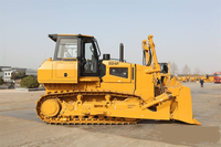 Bulldozer chenillé chinois 311 kW 824F avec lame semi-U standard et ripper à un ou trois dents en option