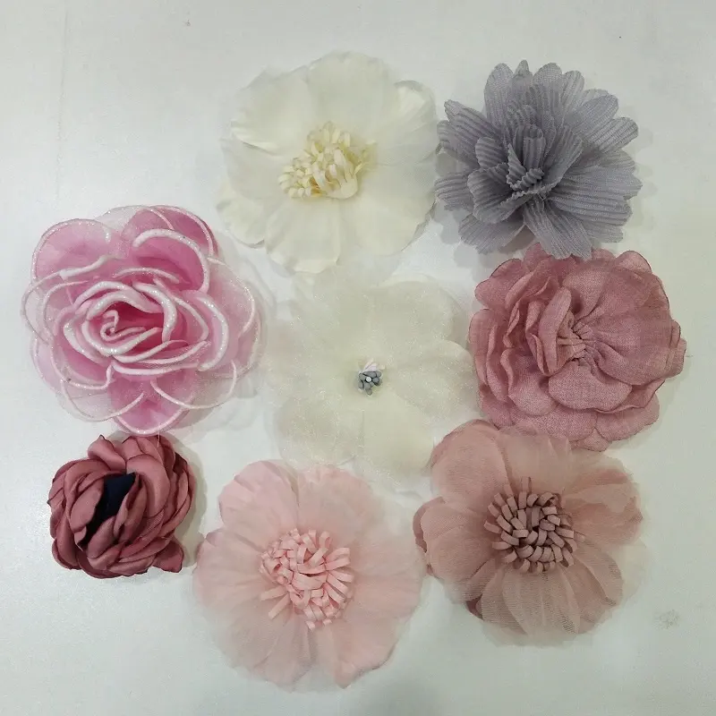 קישוט יפה פרח מלאכותי רקמת אפליקציה תלת מימדית תיקוני פרחים בעבודת יד בהתאמה אישית אביזרי פרחים סיטונאי