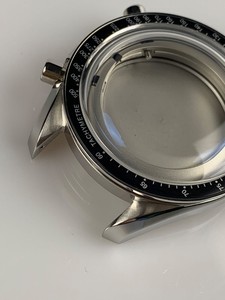Montre personnalisée 44.5x51.5mm avec boîtier en acier inoxydable et lunette en aluminium et verre minéral résistant à l'eau 10ATM - Product Image 4