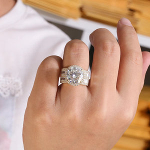 10k, 6,0 ct rotondi di Moissanite anelli di fidanzamento - Product Image 4