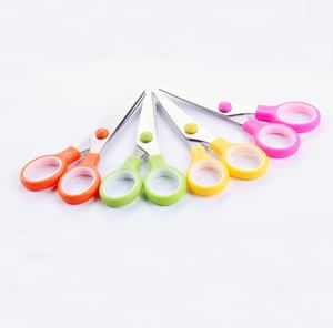 กรรไกรนักเรียน 5.25 นิ้ว พลาสติก แบบวงแหวนสองวง รุ่น SA0155 - Product Image 1