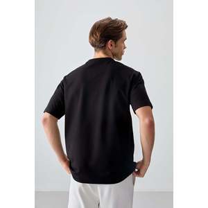 T-shirt basique noir pour homme Air Jones, coupe ample, en tissu mélangé de coton épais et doux, pour un usage décontracté - Product Image 5