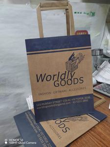 Bolsa de Papel Kraft de Lujo Ecológica, Muestra Gratis, Personaliza con tu Propio Logotipo, para Empaque de Ropa/Zapatos, Bolsas de Regalo Rosadas - Product Image 4