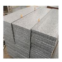 Dalles de granit gris moderne poli en gros pour marches d'escalier extérieures, applications atelier/villa, solution graphique en pierre naturelle