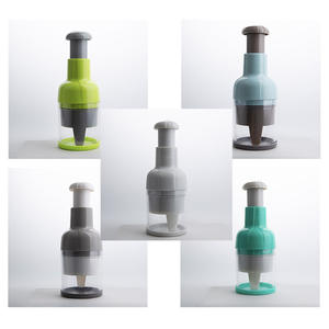 Push-Press <span class=keywords><strong>picadora</strong></span> <span class=keywords><strong>de</strong></span> verduras manual para cebollas, ajo, hierbas, perejil, Chile, nueces, Molinillo, herramientas manuales para frutas y verduras - Product Image 2