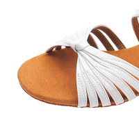 Chaussures de danse latine pour femmes, vente en gros, chaussures de danse latine modernes en satin à talon fin, pour adultes, très demandées