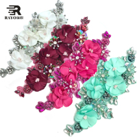 Corsage brodé à la main de conception chaude Applique de strass Garnitures en maille à paillettes Robes Tissu Garniture de strass créés à la main