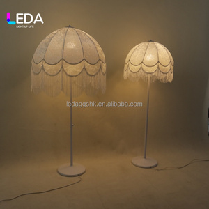 Lampadaire LEDA vintage à pampilles pour allée de mariage, lumière d'ambiance romantique pour événements, fêtes et cérémonies - Product Image 6