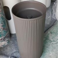 Lavabo sur pied en pierre artificielle de luxe au design moderne, surface solide, lavabo haut de gamme, lavabo autoportant pour hôtel