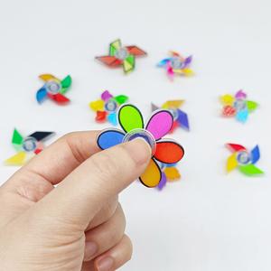 Innovadores juguetes giratorios de dedo estilo molino de viento, Fidget Spinners transparentes de molino de viento, Juguetes relajantes y educativos - Product Image 2