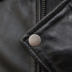 Veste en cuir véritable pour homme, style streetwear, fermeture éclair intégrale, imperméable, style motard, en promotion. - Product Image 4