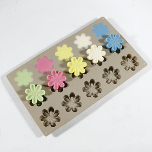 Flower-Shaped Silicone Mold 12 Cavity Baking Cake Decoration Mold For DIY Chocolate Cookie Cake - Product Image 2