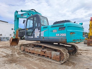 Excavadora Kobelco SK200 de 20 toneladas de segunda mano para movimiento de tierras con accesorio de punta de garra y martillo rompedor, certificada CE - Product Image 2