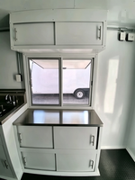 Remolque Comercial para Comida con Ventana de Vidrio, Horno Comercial para Pizza, Mostrador para Pizzas Frescas en el Sitio de Campamento de Colorado