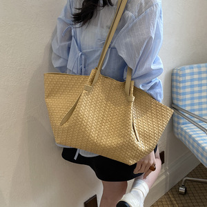 Bolso Tote de Gran Capacidad para Mujer, Tejido en Cuero PU, Bolso de Hombro, Bolso de Viaje Casual - Product Image 3