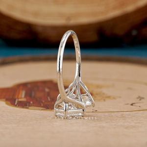 Anillos de diamantes de lujo de colecciones de joyería fina, elaborados con atención al detalle y diseños atemporales para el día a día. - Product Image 5