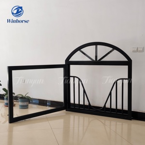 安全で快適な馬小屋のための頑丈なヒンジ付きデザインと換気グリッドを備えたプレミアム品質の馬小屋の窓 - Product Image 6