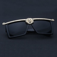 Vente en gros de lunettes de soleil de luxe de style punk pour hommes et femmes, magnifiques lunettes de soleil de créateur en forme de lion, authentiques