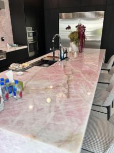 Comptoir <span class=keywords><strong>de</strong></span> cuisine et panneau mural en pierre naturelle rose exotique pour l'immobilier <span class=keywords><strong>de</strong></span> luxe - Product Image 3