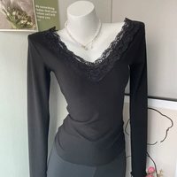 تي شيرت نسائي مريح من الدانتيل بفتحة رقبة على شكل حرف V وأكمام طويلة بلون واحد مناسب للجسم وبطبقة أساسية قابلة للتمدد تي شيرت بتصميم جديد للخريف