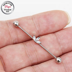 Vente en gros de bijoux de mode pour piercing d'<span class=keywords><strong>oreille</strong></span> en Titane ASTM-F136 G23 à filetage externe, type barbell industriel pour cartilage et pont d'<span class=keywords><strong>oreille</strong></span> - Product Image 3