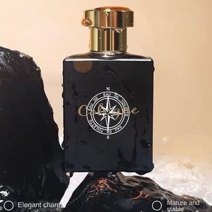 <span class=keywords><strong>Eau</strong></span> <span class=keywords><strong>de</strong></span> Cologne pour homme bleu clair épicée avec des notes marines Parfum original 50 ml Vaporisateur Style classique naturel pour les rendez-vous et le bureau - Product Image 6