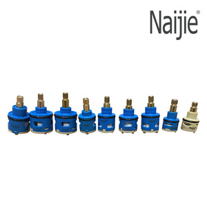 Cartouche de robinet en céramique à refroidissement unique de 25 mm, vente en gros par le fabricant Naijie, noyau de valve à clé de piano avec déflecteur - Product Image 3