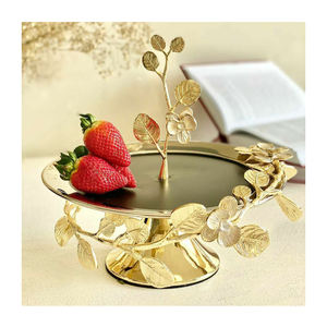 Soportes Decorativos para Pasteles de Latón con Tamaño y Logotipo Personalizables - Product Image 1