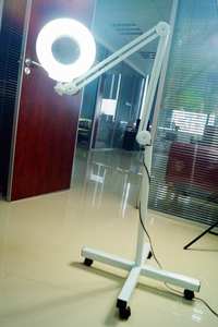 एल: (Au-662) आवर्धक कांच के साथ प्रकाश दीपक सौंदर्य उपकरण 5X शीशा सीई के साथ दीपक का नेतृत्व किया - Product Image 5