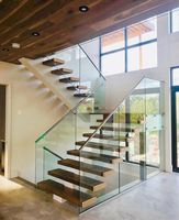 Marches en verre de marbre en bois avec poignée Escalier en bois flottant Escaliers droits
