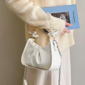 Sac à bandoulière en cuir PU plissé brillant avec poignée scintillante pour femme - Product Image 3