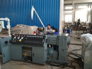 PVC bảng tường bảng điều khiển dây chuyền sản xuất/làm cho máy móc đùn máy kỹ sư tự động - Product Image 4