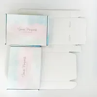 Cajas de embalaje de ropa de calcetines de papel corrugado de lujo respetuosas con el medio ambiente con logotipo personalizado tipo de carpeta en relieve para almacenamiento de relojes de té