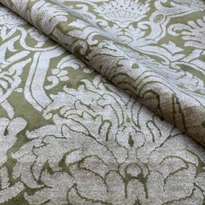 Tapis de luxe 8x10 pieds en mélange laine/soie noué à la main, motif floral damassé vert sauge, poils moyens, haute densité de nœuds, pour salon de luxe - Product Image 3