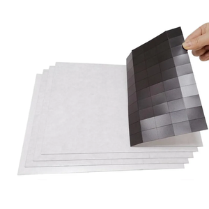 Bande magnétique puissante Xinhongchang 8,5x11 0,5 mm, <span class=keywords><strong>aimant</strong></span> flexible anisotrope avec adhésif, feuille magnétique souple en caoutchouc pour mur - Product Image 2