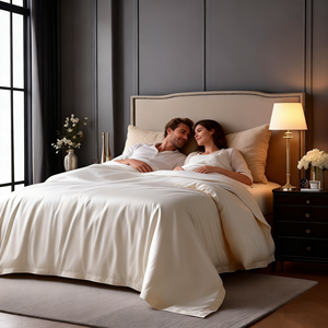 Juego de cama King de lujo de 4 piezas 90gsm microfibra orgánica Ultra suave 100 sábanas de poliéster <span class=keywords><strong>funda</strong></span> Nórdica - Product Image 1