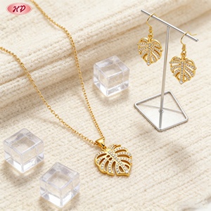 Parures de bijoux fantaisie Hengdian plaqué or 18 carats, motif feuille de Monstera creuse, zircon AAA, pour femmes, idéales pour l'été et les rendez-vous (vente en gros) - Product Image 3