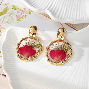 Pendientes Colgantes de Resina con Flores Secas, Pendientes Colgantes en Tono Dorado, Joyería Floral Redonda para Mujer, para Fiestas - Product Image 4