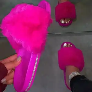 2020 여름 패션 가짜 모피 슬라이더 여성 라인 석 플랫폼 샌들 & 슬리퍼 야외 캐주얼 신발