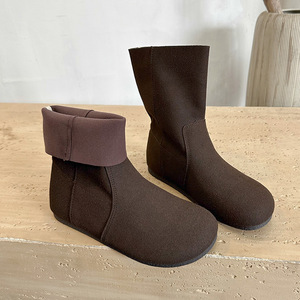 Bottes d'hiver en cuir de vachette à bout rond 2024 personnalisées bottines western en cuir vintage à talons plats et amples pour femmes - Product Image 6