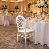 Chaises de mariage populaires en forme de cœur, empilables, en résine plastique, pour banquets commerciaux, événements et locations de fêtes