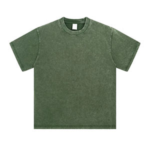 T-shirt épais pour homme avec finition vintage délavée de neige, coupe structurée et streetwear en détresse - Product Image 1